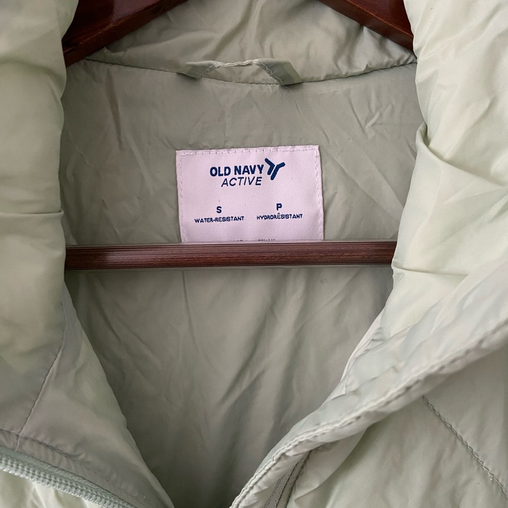 Old Navy Green Puffer Jacket with High Collar and Relaxed Fit - Picture 2 of 7
